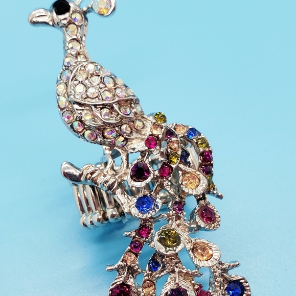 Peacock multicolor rhinestone encusted silvertone stretchy cocktail ring - Picture 4 of 6